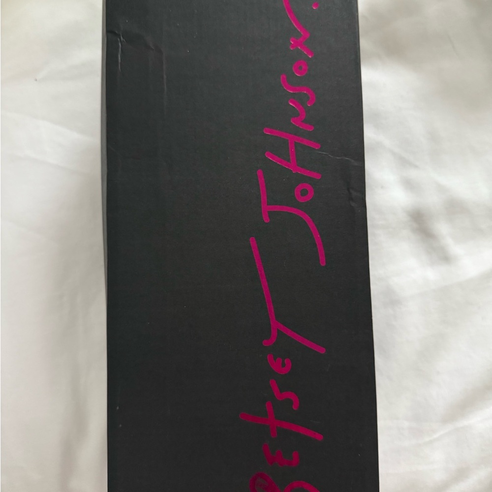 Betsey Johnson Women’s Teasse Flat Sandal Sz 7.5 - Picture 6 of 7